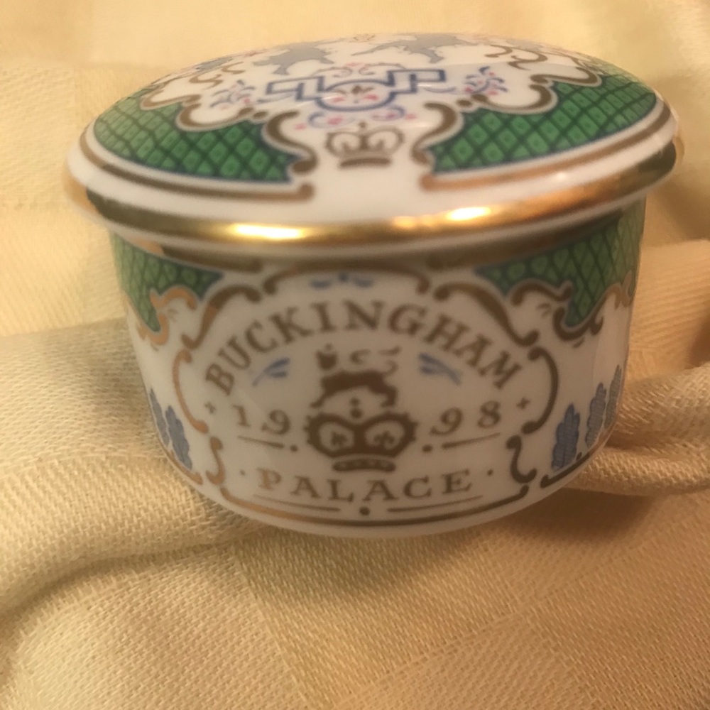 The Royal Collection Buckingham palace fine China